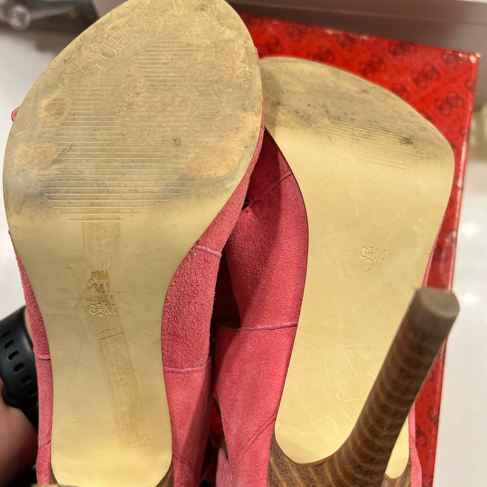 Guess women’s pink shoes size 6.5 - Picture 6 of 8